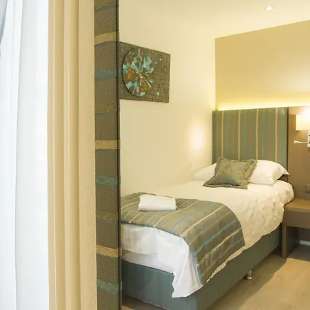 De L'ours Guest house 3*