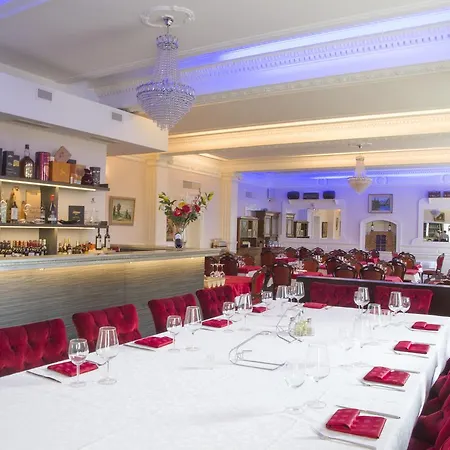 De L'ours Guest house